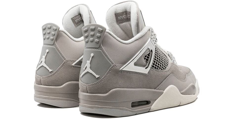 Air Jordan 4 Retro Frozen Moments – limitierter Sneaker bei Shade Studios