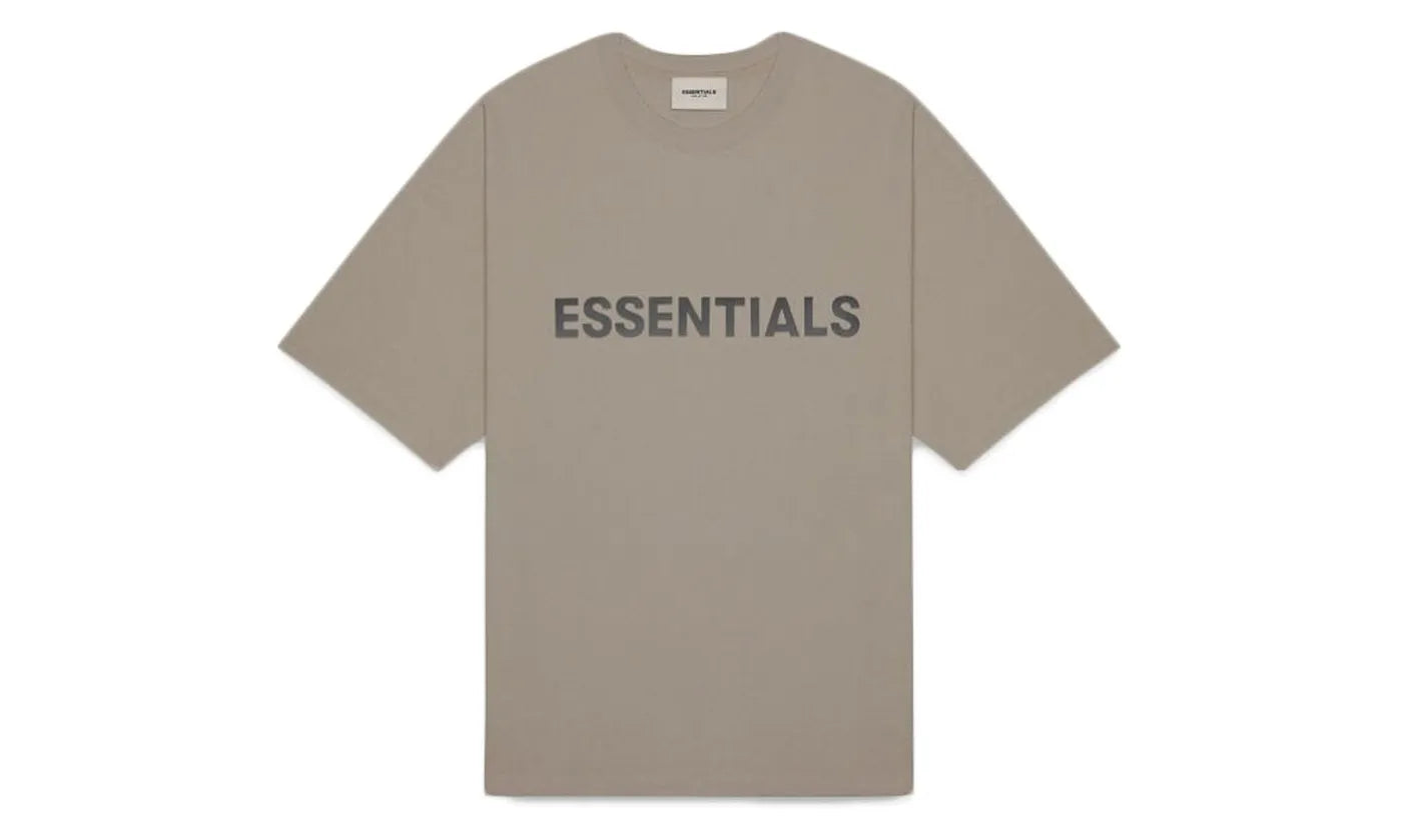 Fear of God Essentials Boxy T-Shirt Applique Logo Taupe – limitierter Sneaker bei Shade Studios