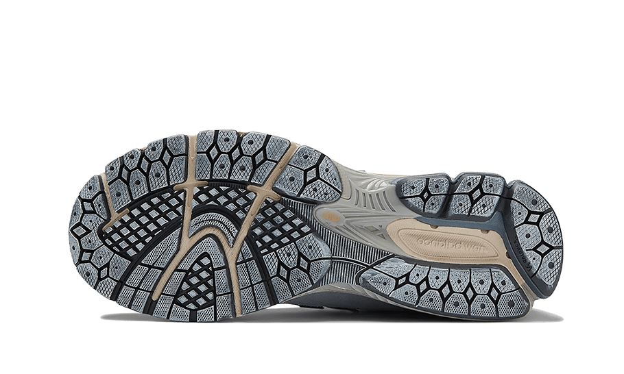 New Balance 1906R AURALEE Flint Stone – limitierter Sneaker bei Shade Studios