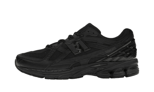 New Balance 1906U Triple Black – limitierter Sneaker bei Shade Studios