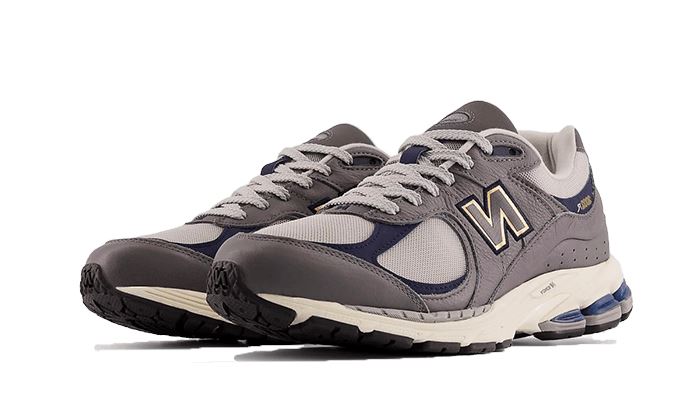 New Balance 2002R Castlerock – limitierter Sneaker bei Shade Studios