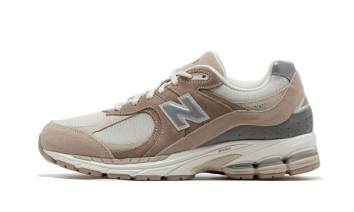 New Balance 2002R Driftwood Sandstone – limitierter Sneaker bei Shade Studios