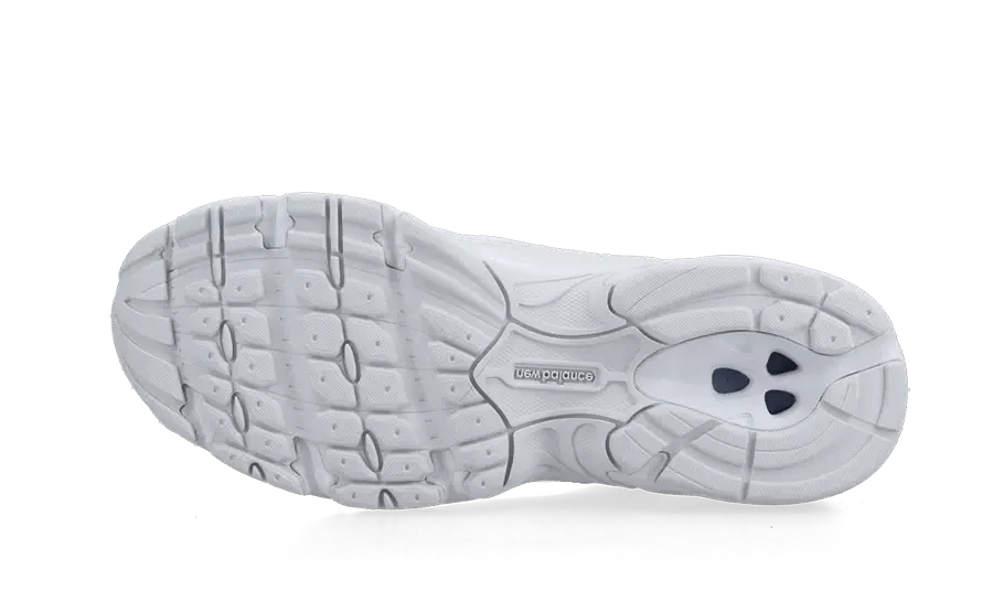 New Balance 530 Triple White – limitierter Sneaker bei Shade Studios