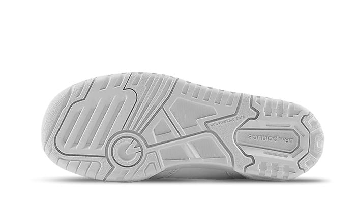 New Balance 550 Triple White – limitierter Sneaker bei Shade Studios