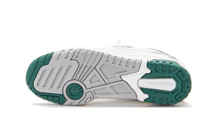 New Balance 550 White Nightwatch Green – limitierter Sneaker bei Shade Studios