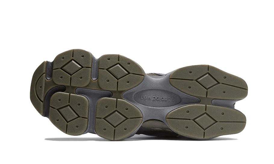New Balance 9060 Blacktop Dark Moss – limitierter Sneaker bei Shade Studios