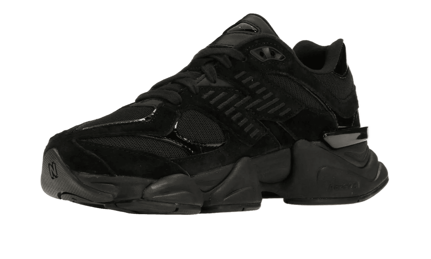 New Balance 9060 Triple Black Patent – limitierter Sneaker bei Shade Studios