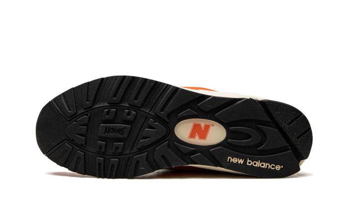 New Balance 990 V2 Made in USA Marigold – limitierter Sneaker bei Shade Studios