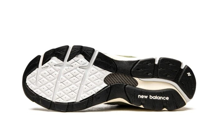New Balance 990 V3 JJJJound Olive – limitierter Sneaker bei Shade Studios