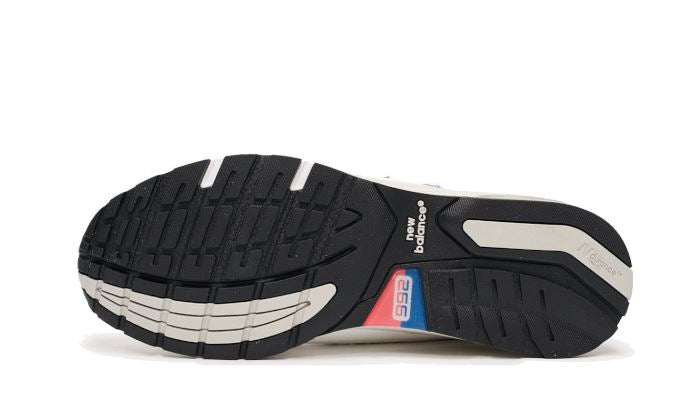 New Balance 992 White Navy – limitierter Sneaker bei Shade Studios