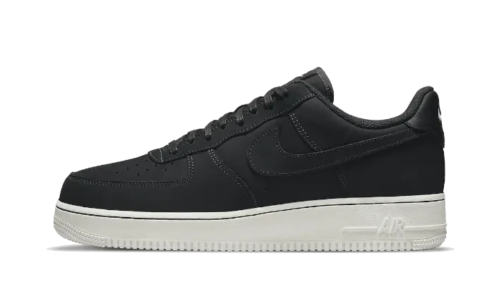 Nike Air Force 1 Low 07' LX Off Noir – limitierter Sneaker bei Shade Studios
