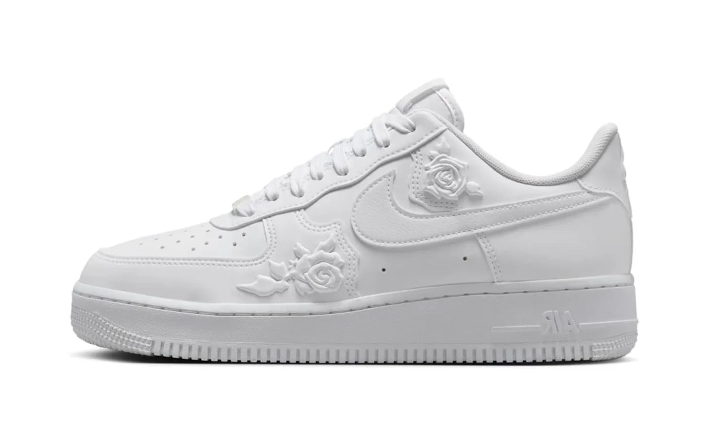 Nike Air Force 1 Low '07 White Roses – limitierter Sneaker bei Shade Studios
