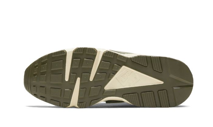 Nike Air Huarache Stussy Dark Olive (2021) – limitierter Sneaker bei Shade Studios