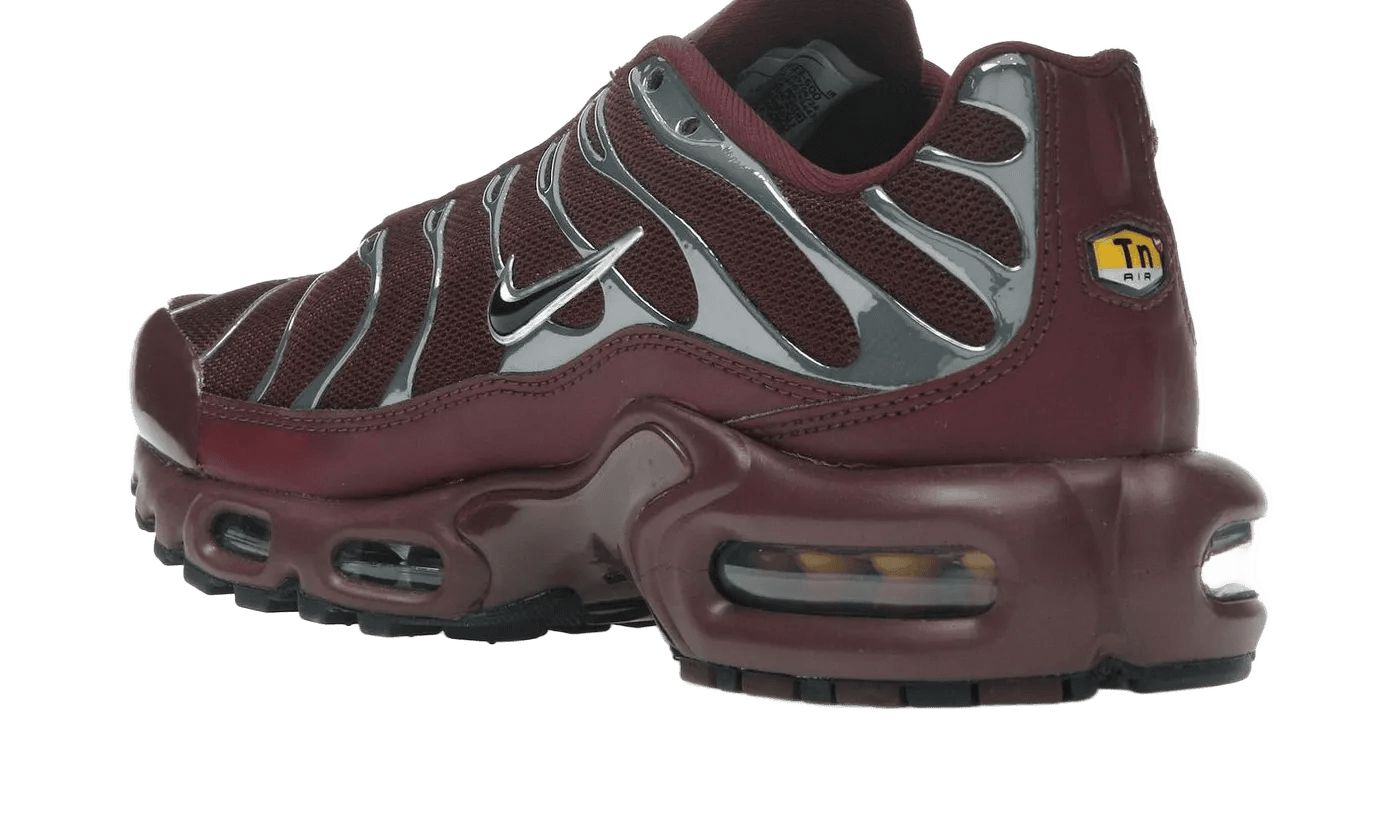 Nike Air Max Plus SE Night Maroon Metallic Silver