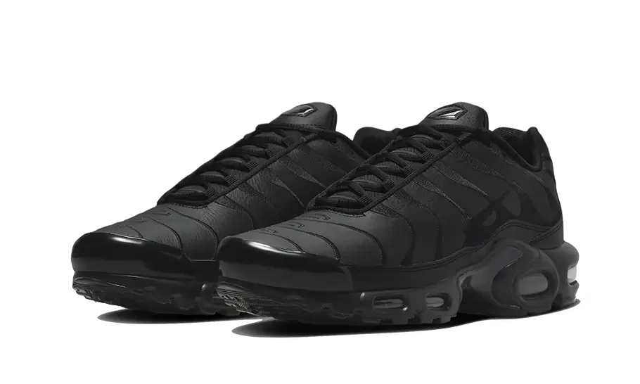 Nike Air Max Plus Triple Black Leather – limitierter Sneaker bei Shade Studios