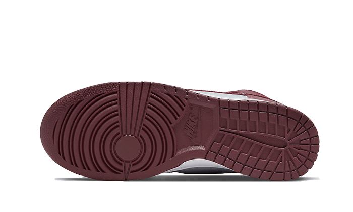 Nike Dunk High Dark Beetroot – limitierter Sneaker bei Shade Studios