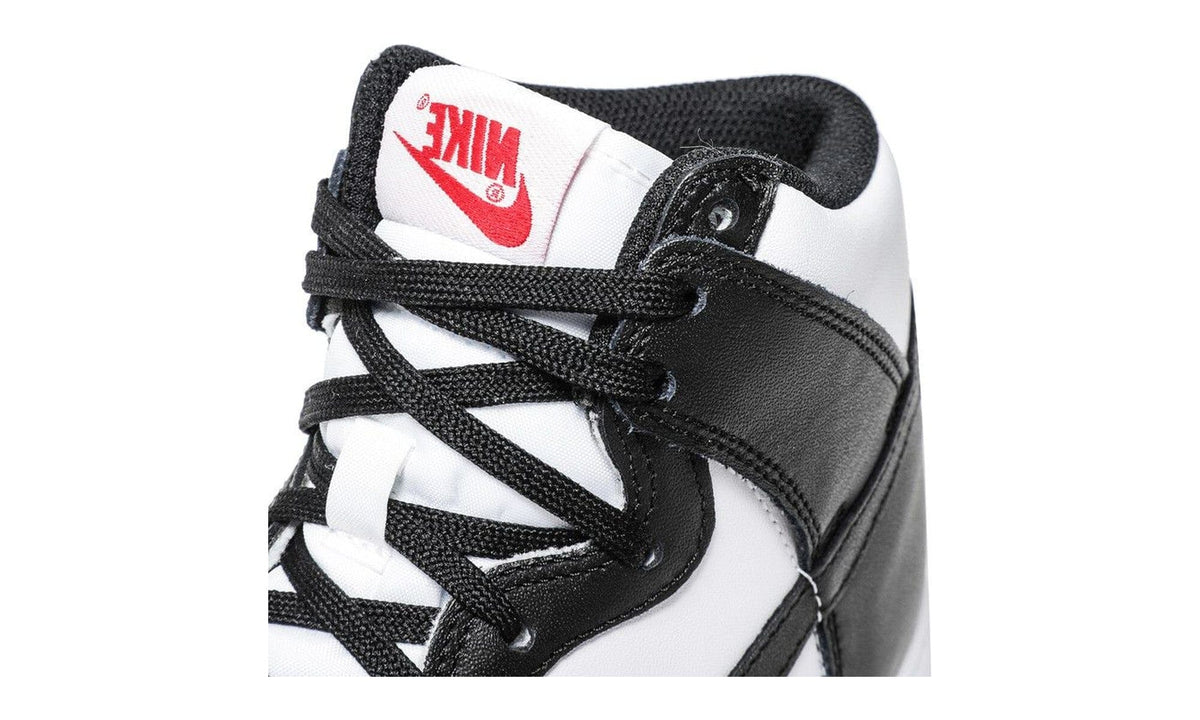 Nike Wmns Dunk High Black White