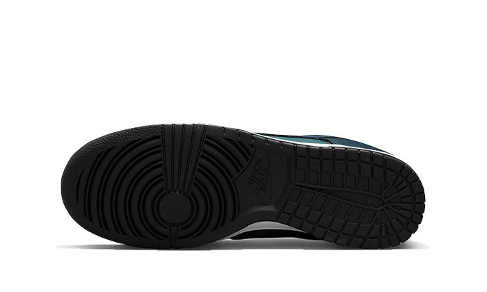Nike Dunk Low Armory Navy – limitierter Sneaker bei Shade Studios