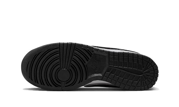 Nike Dunk Low Chenille Swoosh Grey Black – limitierter Sneaker bei Shade Studios