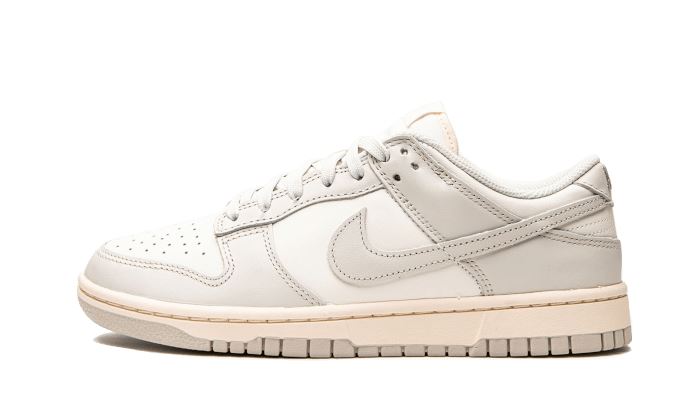 Nike Dunk Low Light Bone – limitierter Sneaker bei Shade Studios