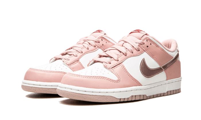 Nike Dunk Low Pink Velvet – limitierter Sneaker bei Shade Studios
