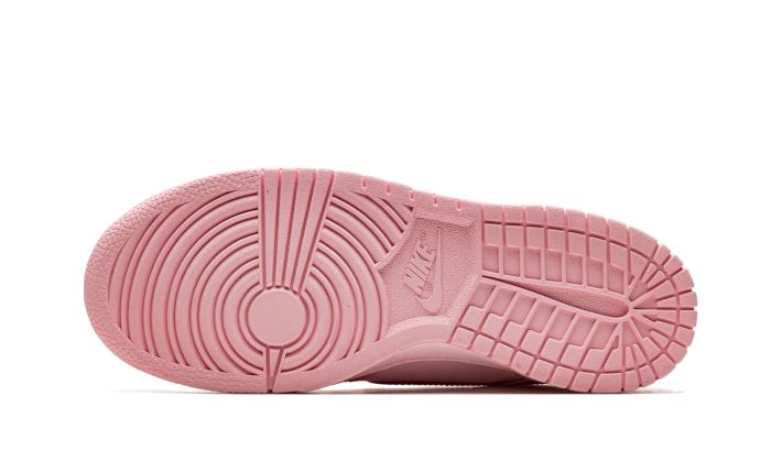 Nike Dunk Low Triple Pink (Barbie) – limitierter Sneaker bei Shade Studios