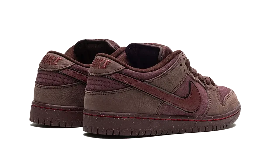 Nike SB Dunk Low City Of Love Burgundy Crush – limitierter Sneaker bei Shade Studios