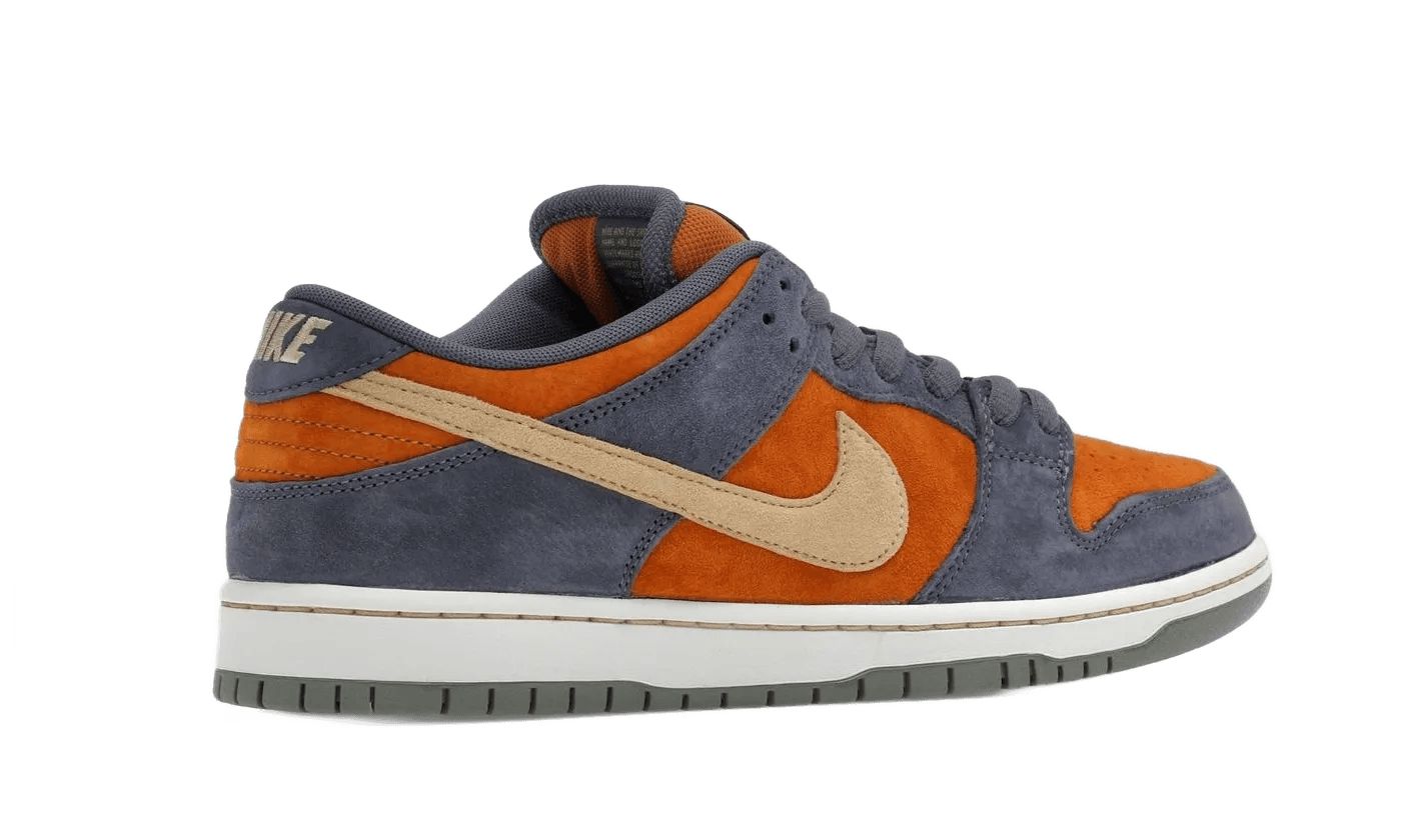 Nike SB Dunk Low Light Carbon Monarch – limitierter Sneaker bei Shade Studios