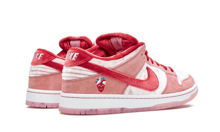 Nike SB Dunk Low StrangeLove – limitierter Sneaker bei Shade Studios