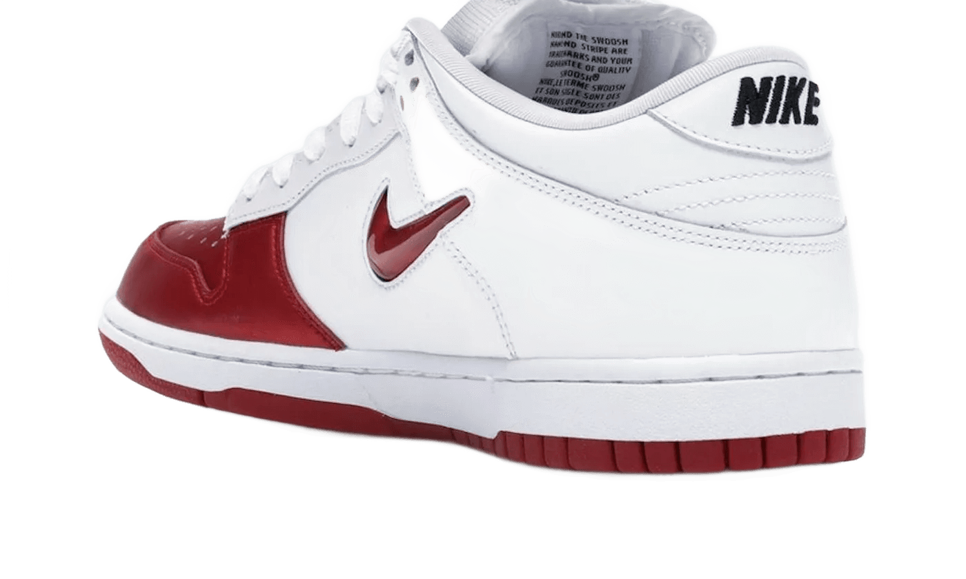 SB Dunk Low Supreme Jewel Swoosh Red - CK3480-600