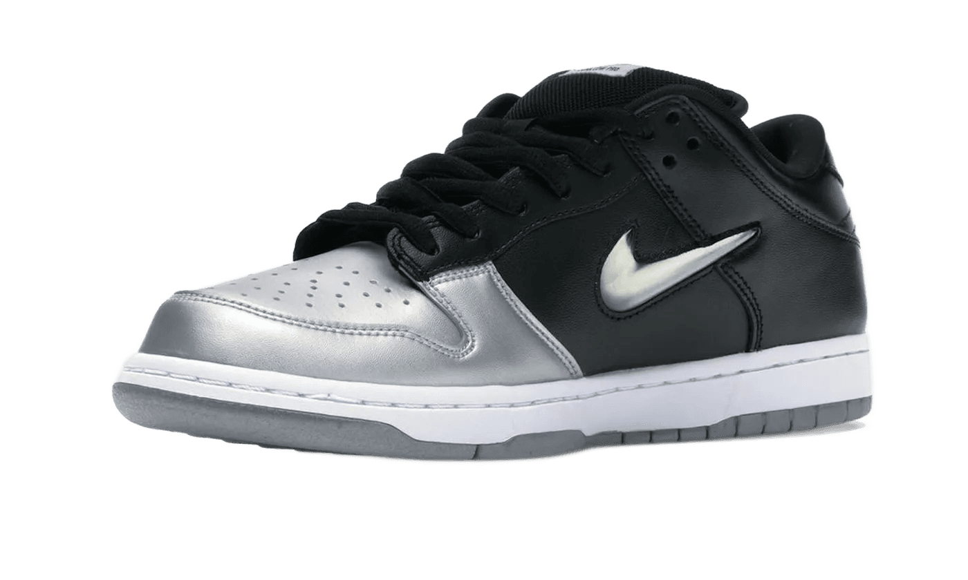 SB Dunk Low Supreme Jewel Swoosh Silver - CK3480-001