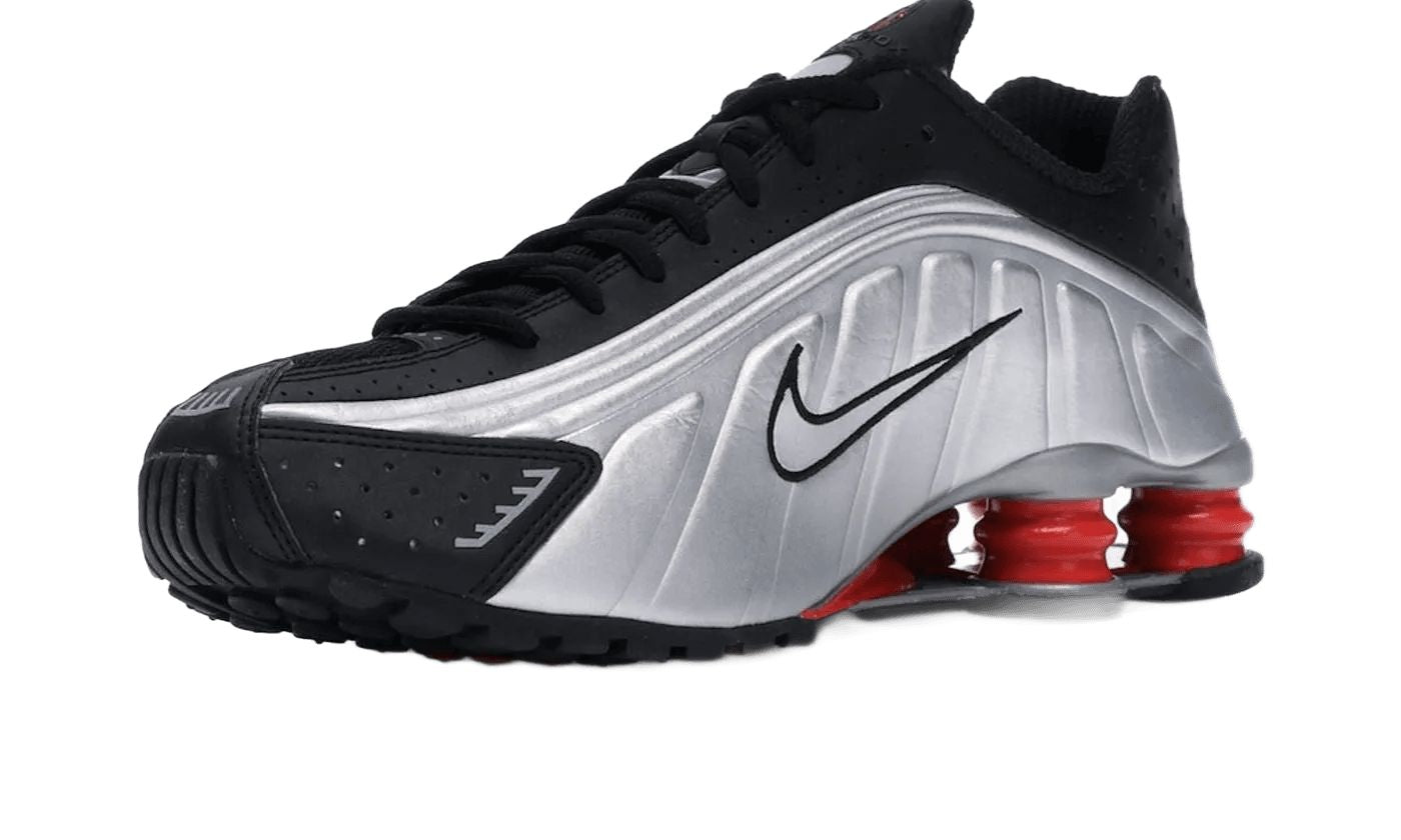 Nike Shox R4 Black Metallic Silver (2018/2024) – limitierter Sneaker bei Shade Studios