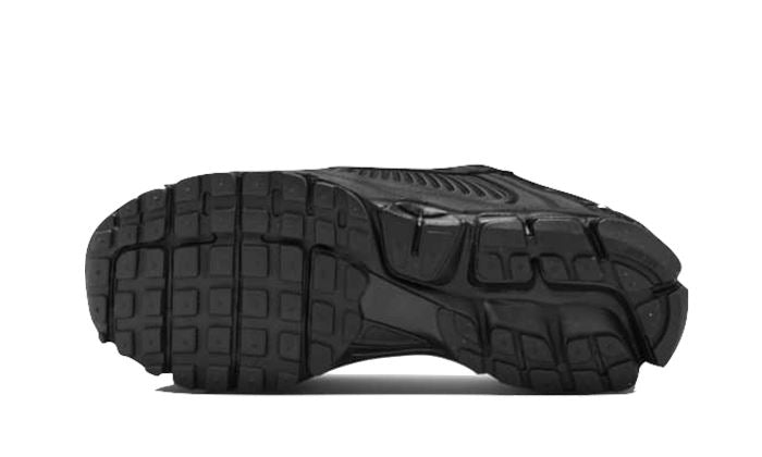 Nike Vomero 5 Triple Black – limitierter Sneaker bei Shade Studios