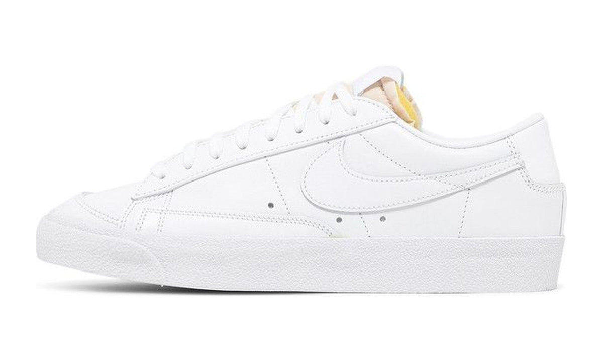 Nike Wmns Blazer Low '77 Triple White