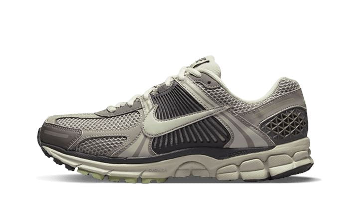 Nike Zoom Vomero 5 Cobblestone – limitierter Sneaker bei Shade Studios