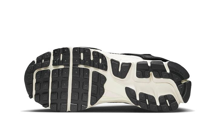 Nike Zoom Vomero 5 Timeless Panda Dunk – limitierter Sneaker bei Shade Studios