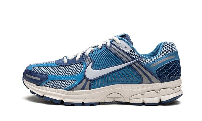 Nike Zoom Vomero 5 Worn Blue – limitierter Sneaker bei Shade Studios