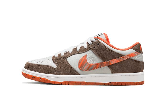 SB Dunk Low Crushed D.C.