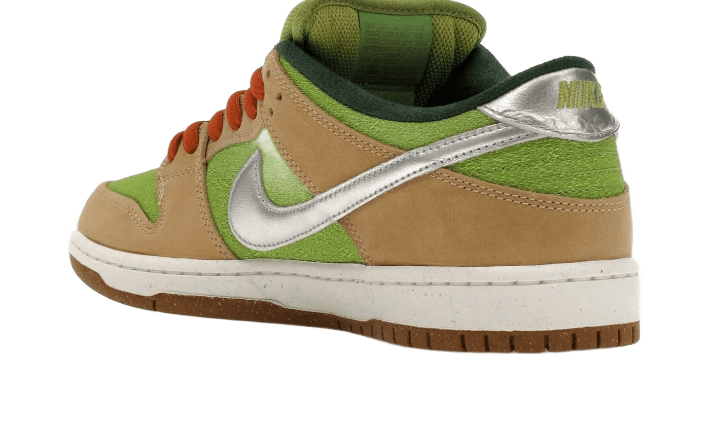 SB Dunk Low Escargot - FQ7585-200