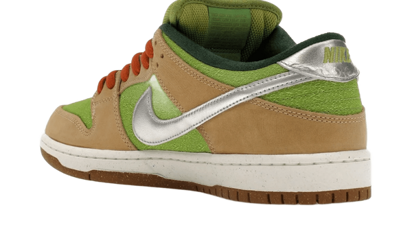 SB Dunk Low Escargot - FQ7585-200