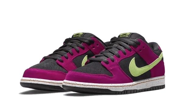 SB Dunk Low Red Plum - BQ6817-501