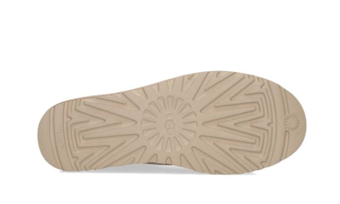UGG Classic Ultra Mini Boot Sand – limitierter Sneaker bei Shade Studios
