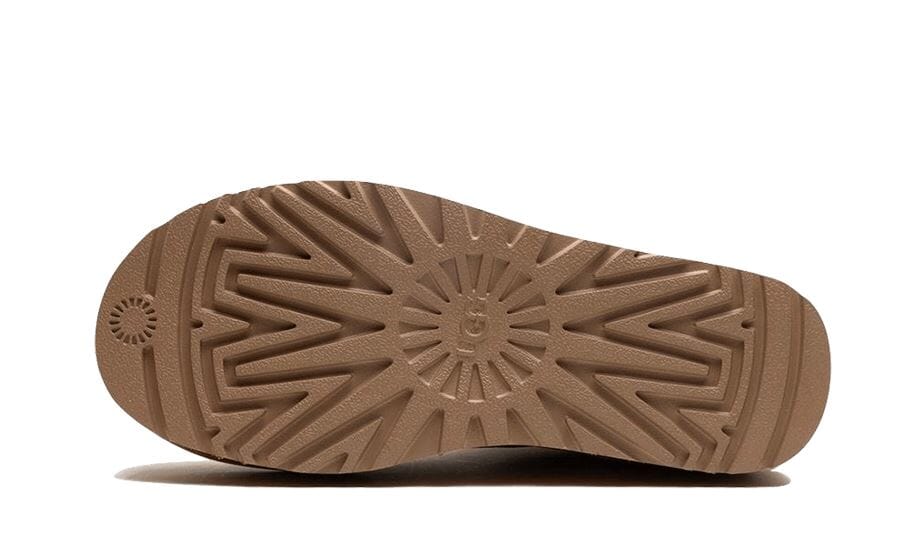 UGG Classic Ultra Mini Platform Boot Sand – limitierter Sneaker bei Shade Studios