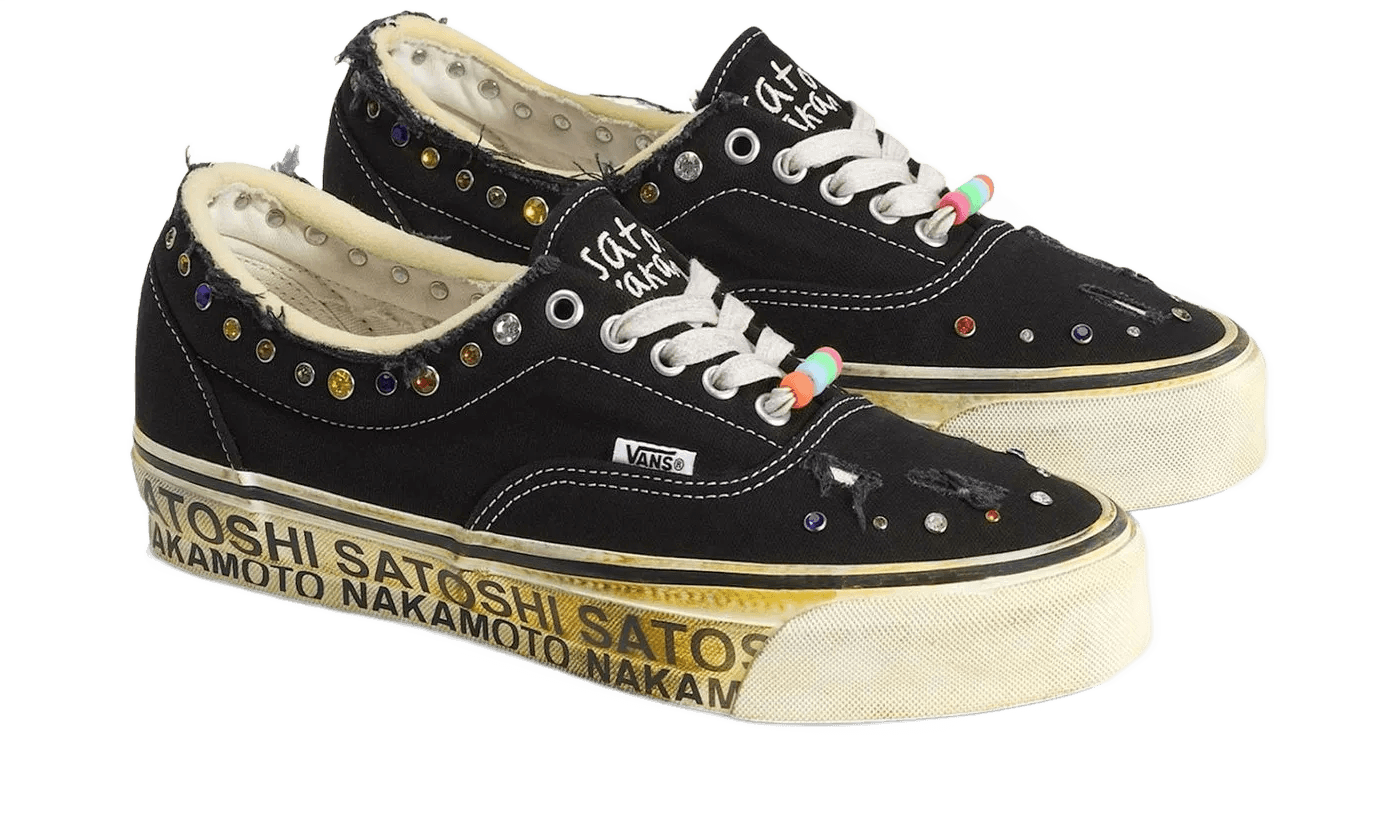 OTW Era 95 Satoshi Nakamoto Round Lucky Charm - VN000EFEBLK