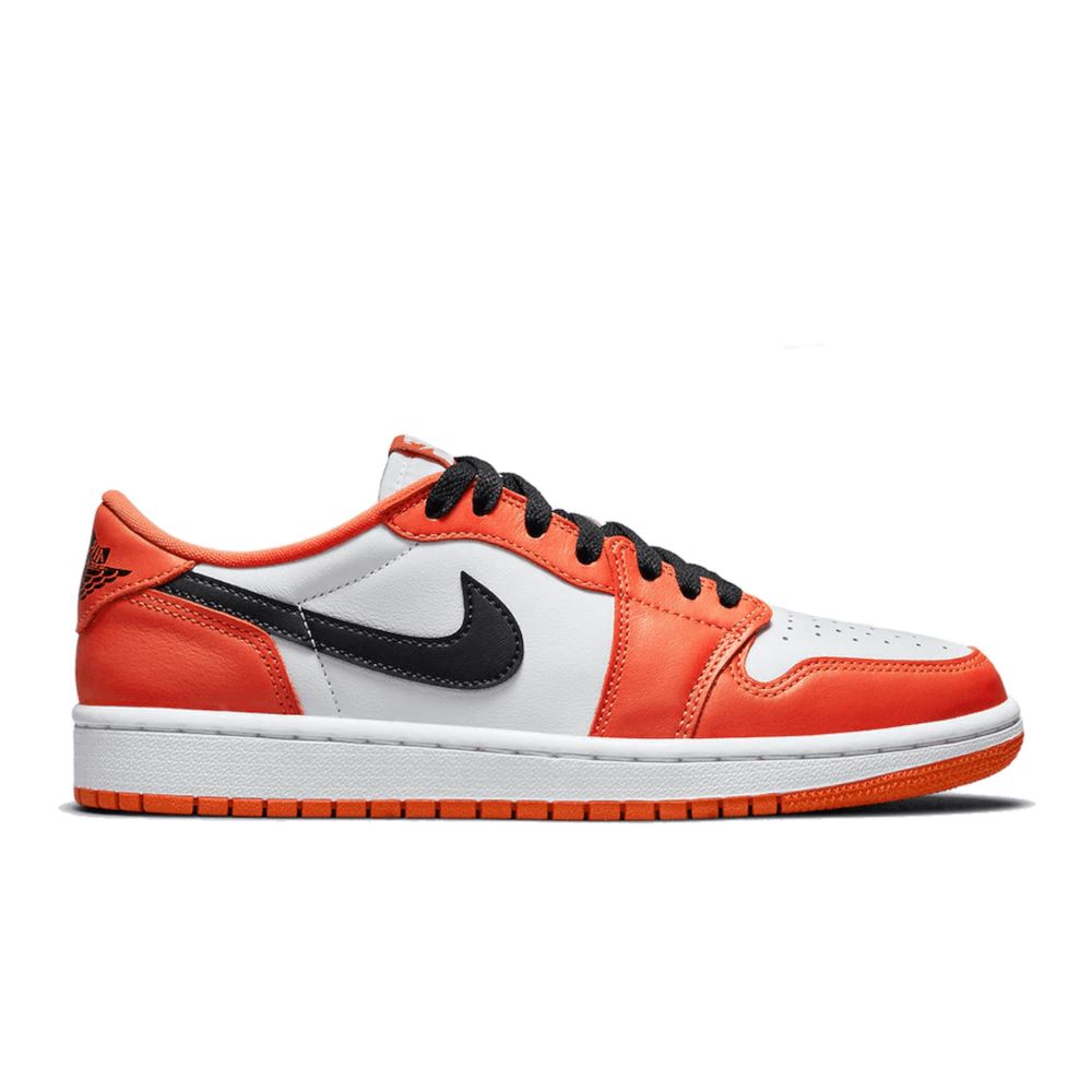 Dieses Bild zeigt einen Nike Air Jordan 1 low Sneaker in Orange
