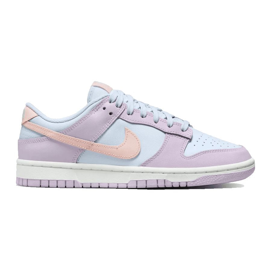 Dieses Bild zeigt einen Nike Dunk Low Sneaker in hellen farben lilac