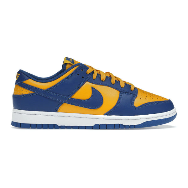 Dieses Bild zeigt einen Nike Dunk Low Sneaker in gelb blau