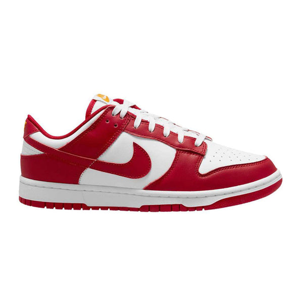 Dieses Bild zeigt einen Nike Dunk Low Sneaker in rot weiß
